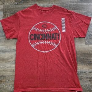 MLB Cincinnati Red Crewneck Graphic Tee - Red